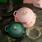 Cocotte ronde embossée collection Wicked